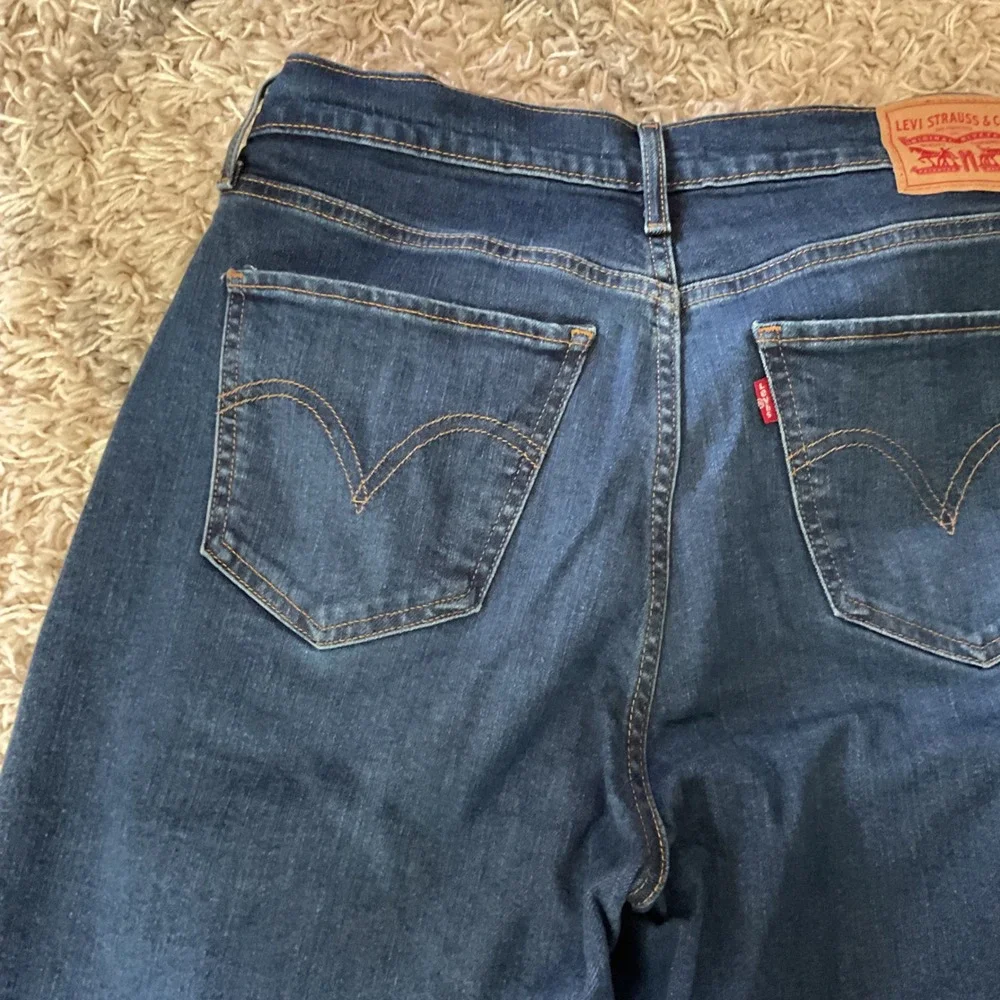Levis High Rise Wide‎ Leg Jeans Dark Wash Blue Denim Size 31 1519
